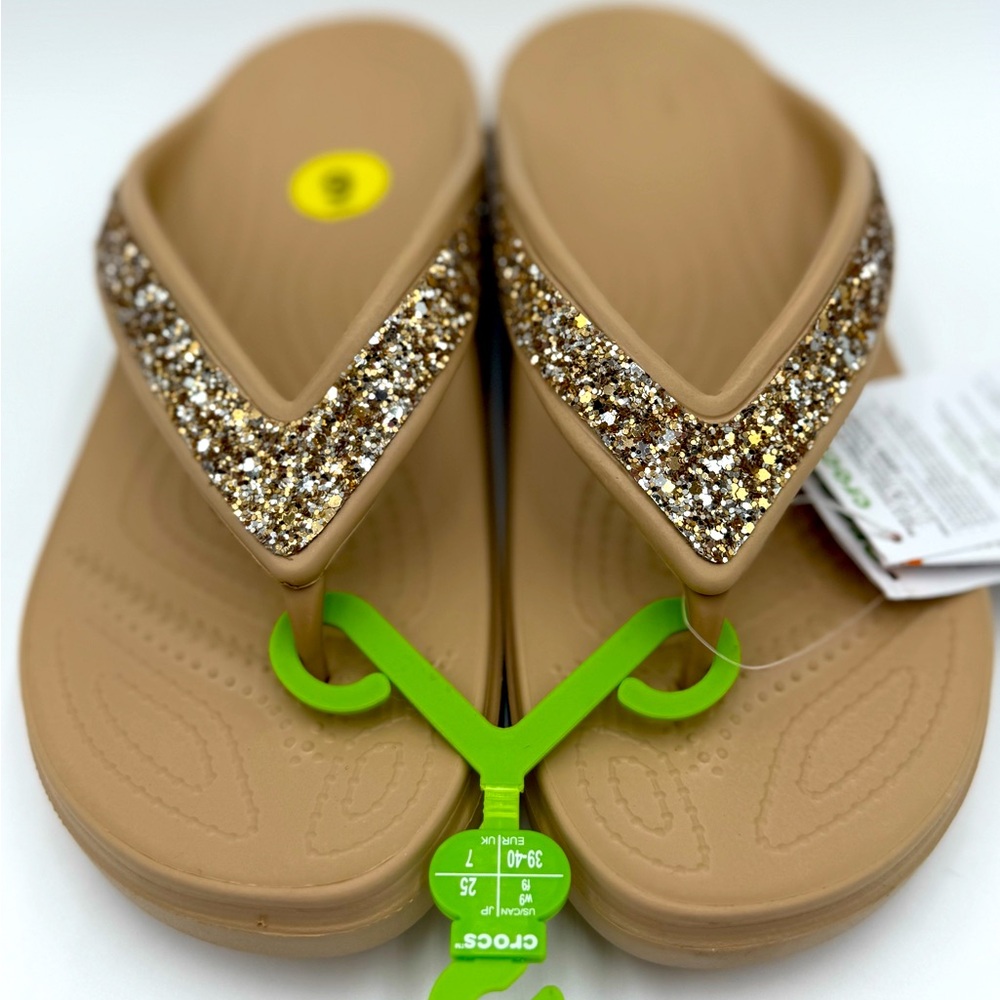Crocs Women's Sloane Gold Glitter Flip Flop Sandals Size 9 NWT
